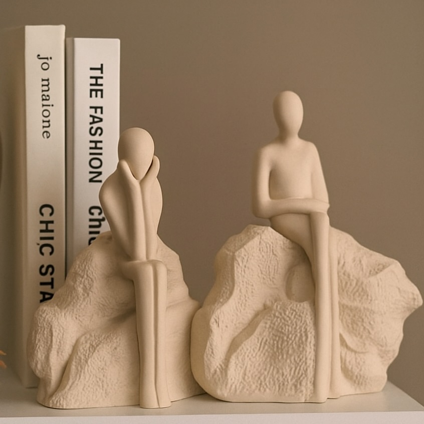 مجسمه انتظار صخره نشین