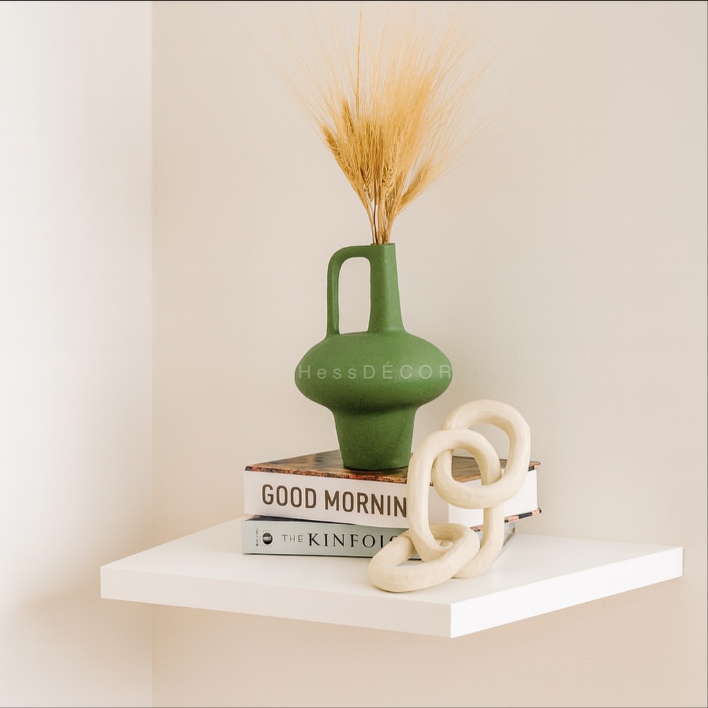 گلدان سوزنی و زنجیر دکوراتیو